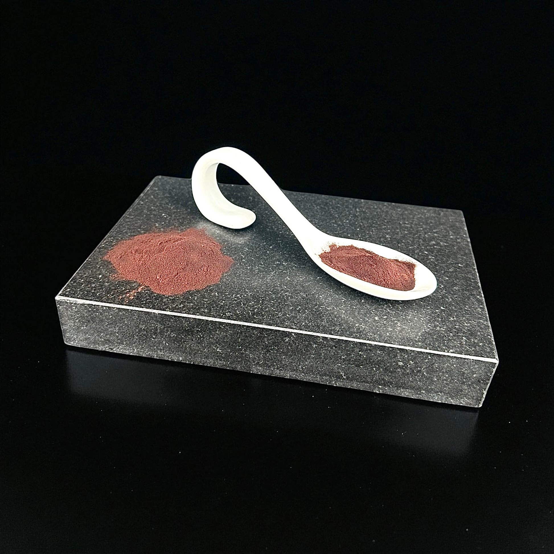 getrocknetes Rinderblut Pulver für Hunde & Katzen – natürliche Eisenquelle, BARF-Ergänzung, Einsatz bei Schweissarbeit, unterstützt Vitalität und Blutbildung. Vitacanin Schweiz