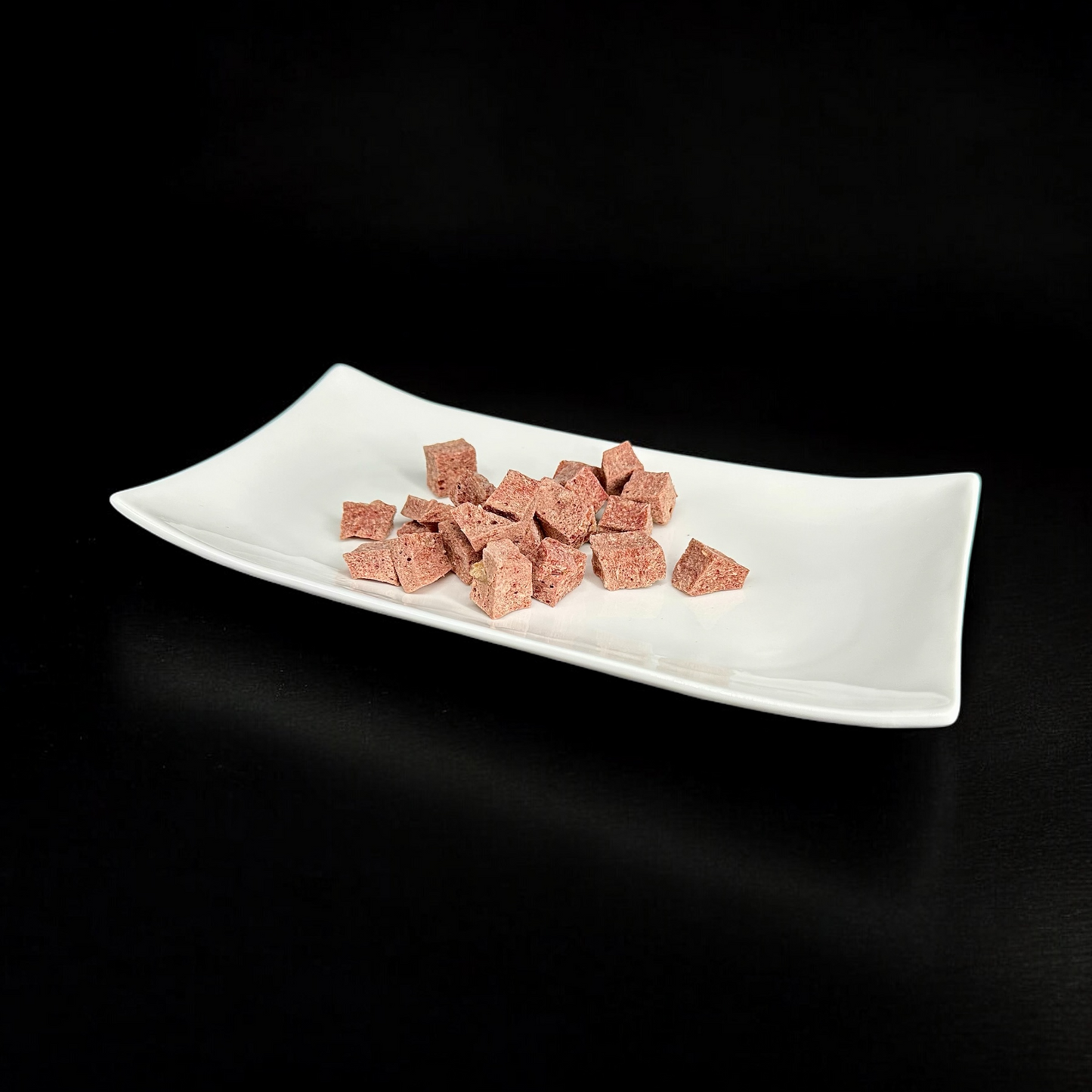 Gefriergetrocknetes Pferd für Hunde und Katzen – BARF – Leckerli - Snack - Crunchy in M, schonend gefriergetrocknet. Hypoallergen. Vitacanin Schweiz.