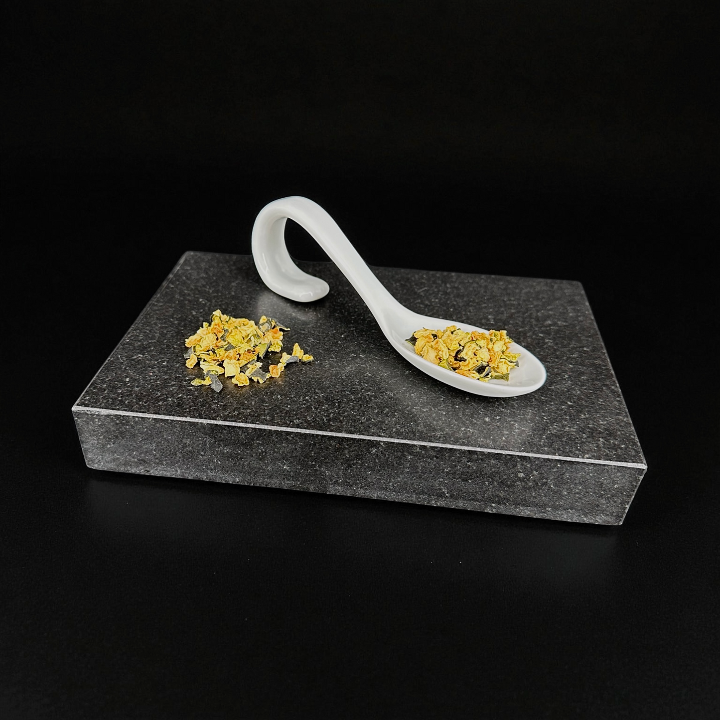 Getrocknete Zucchini-Würfel für Hunde – kalorienarmes Gemüse-Topping, ballaststoffreich, ideal für BARF. Vitacanin Schweiz